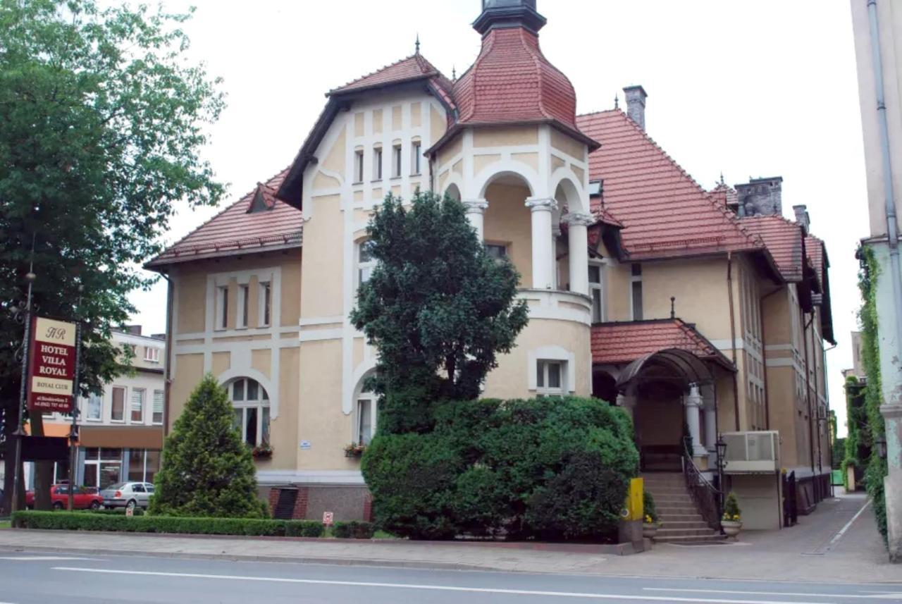 Villa Royal オストルフ・ビエルコポルスキ エクステリア 写真